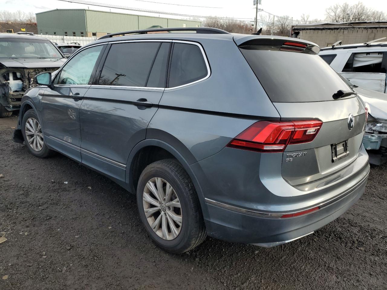 3VV2B7AX0JM058682 2018 Volkswagen Tiguan Se