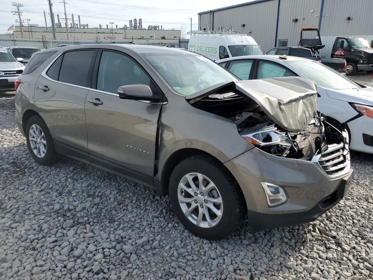 3GNAXJEV3JS541572 2018 Chevrolet Equinox Lt