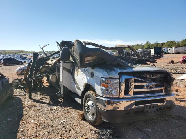 2023 Ford Econoline E450 Super Duty Cutaway Van