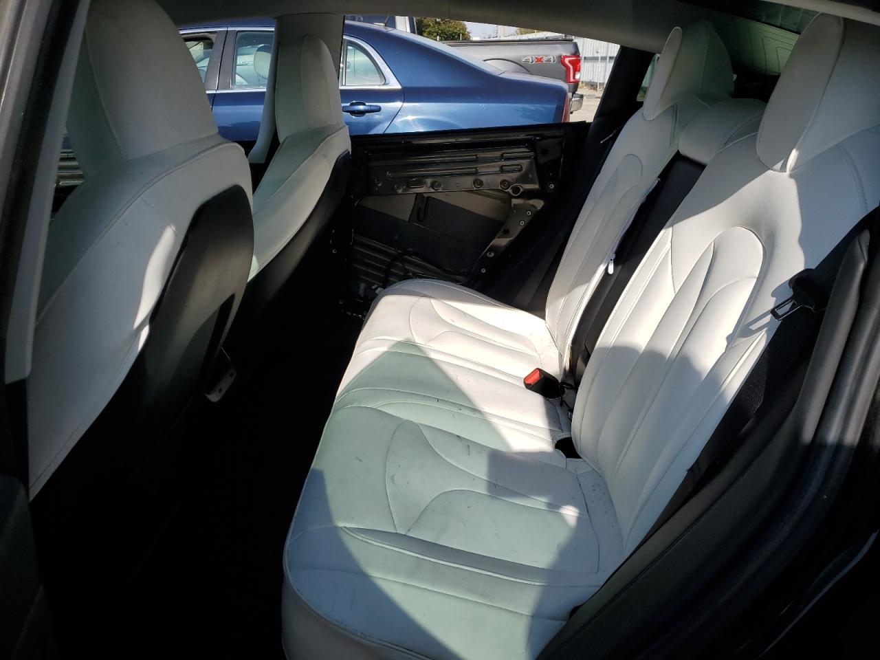 2019 Tesla Model 3 VIN: 5YJ3E1EA9KF305121 Lot: 74075613