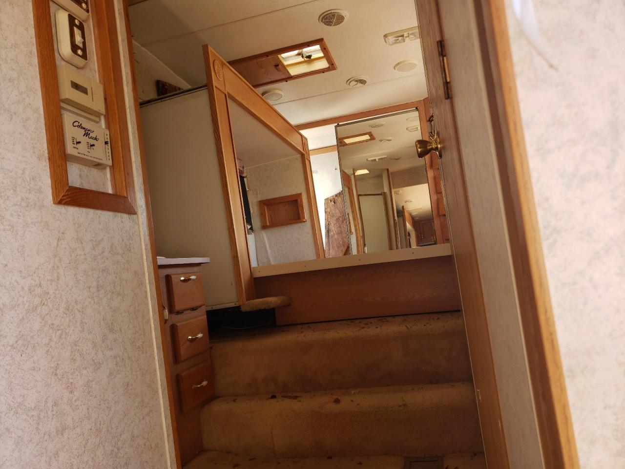 4DLRV3029X1001864 1999 Exec 5Th Wheel