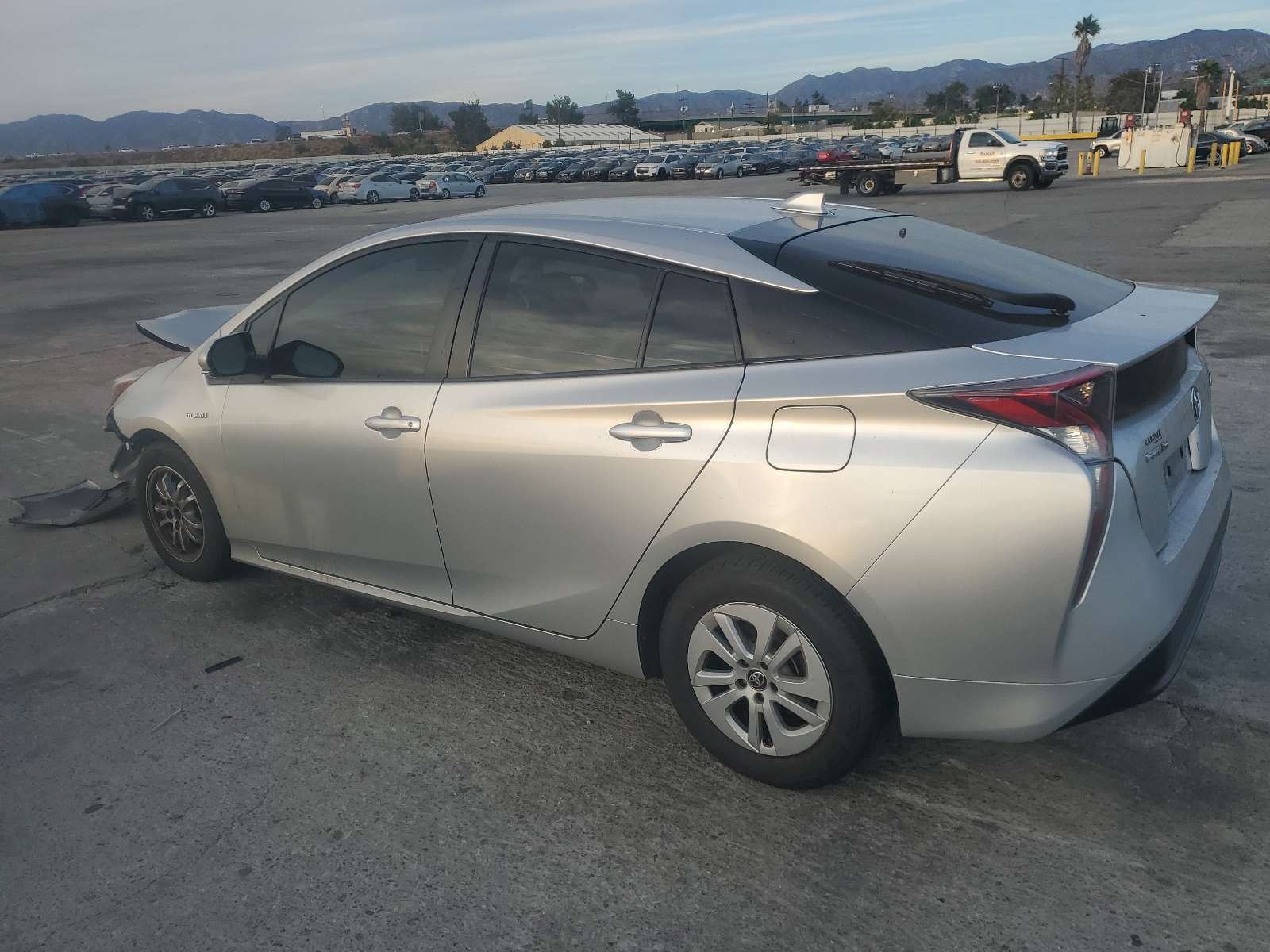 2016 Toyota Prius vin: JTDKBRFU4G3018219