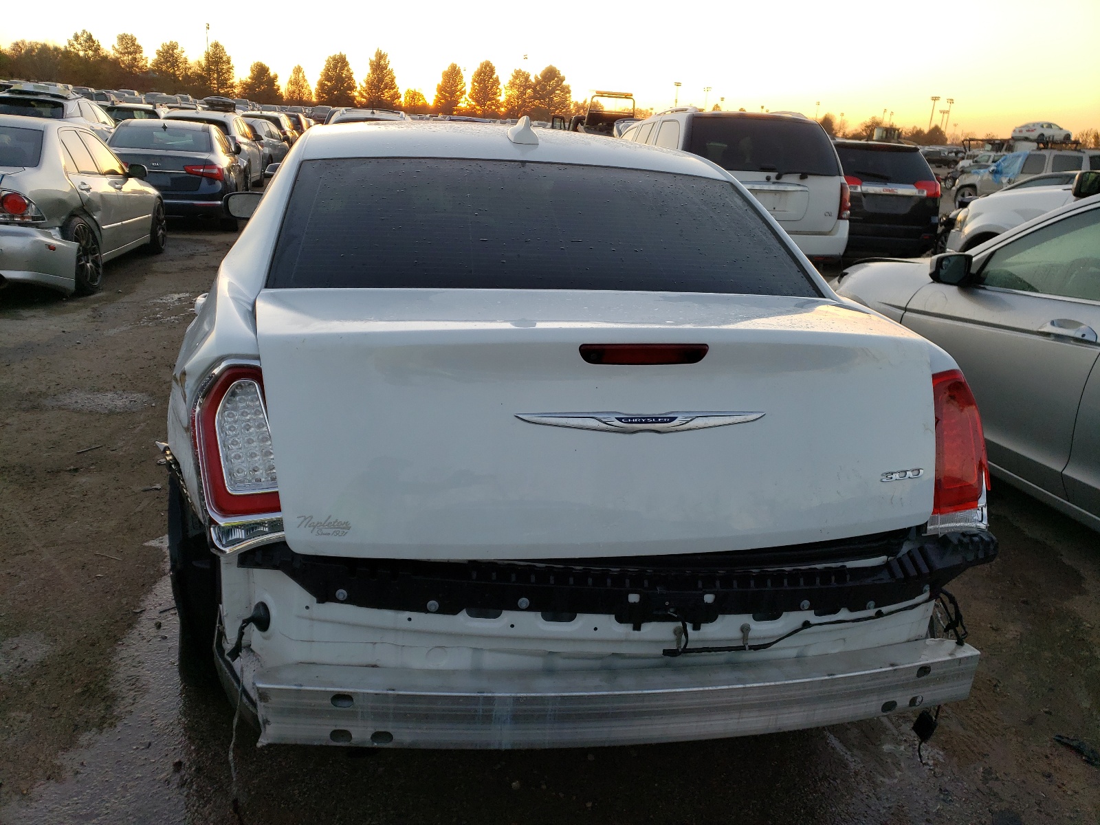 2019 Chrysler 300 Touring vin: 2C3CCAAG8KH676012