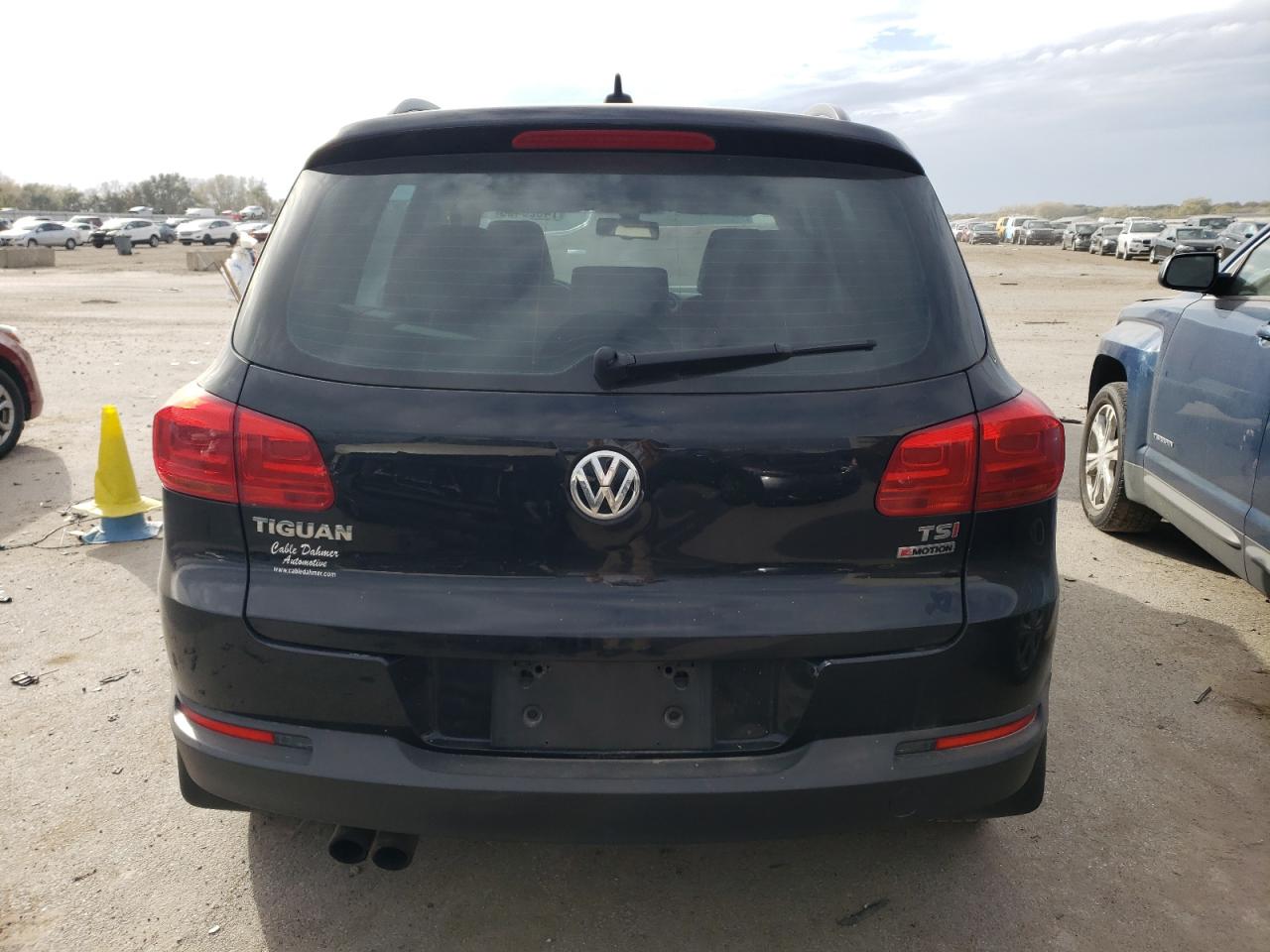 WVGBV7AX7HK028095 2017 Volkswagen Tiguan S