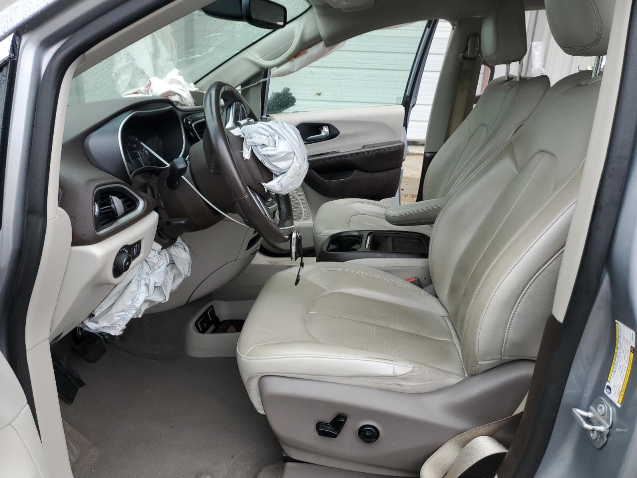 2020 Chrysler Pacifica - Image 7