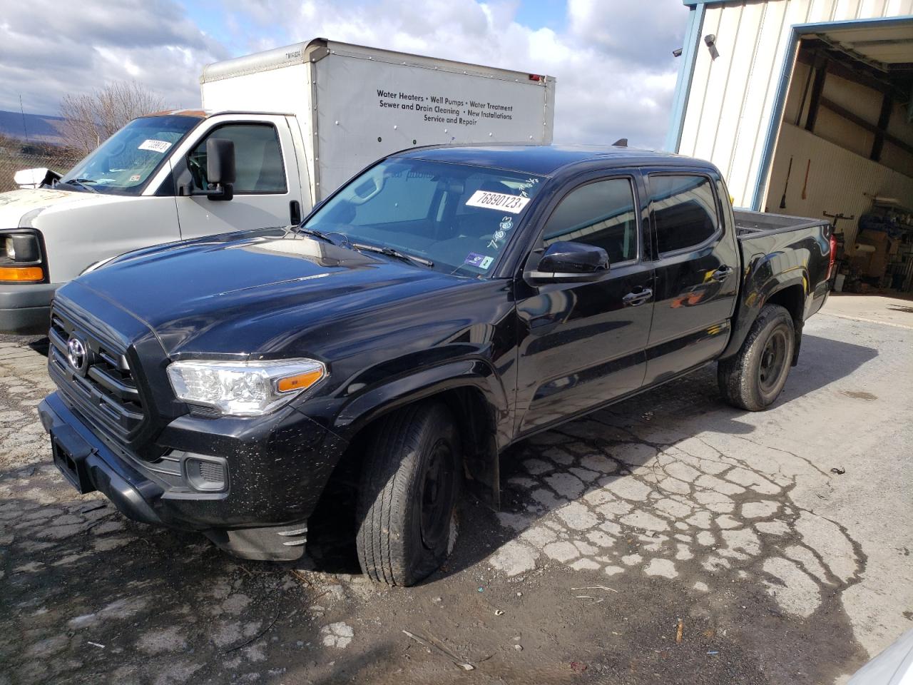 2017 Toyota Tacoma Double Cab VIN: 5TFCZ5AN5HX068257 Lot: 76890123