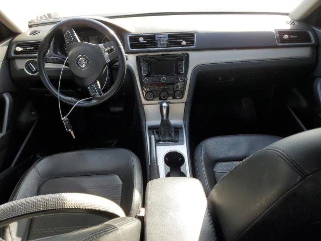 Седани VOLKSWAGEN PASSAT 2013 Сріблястий