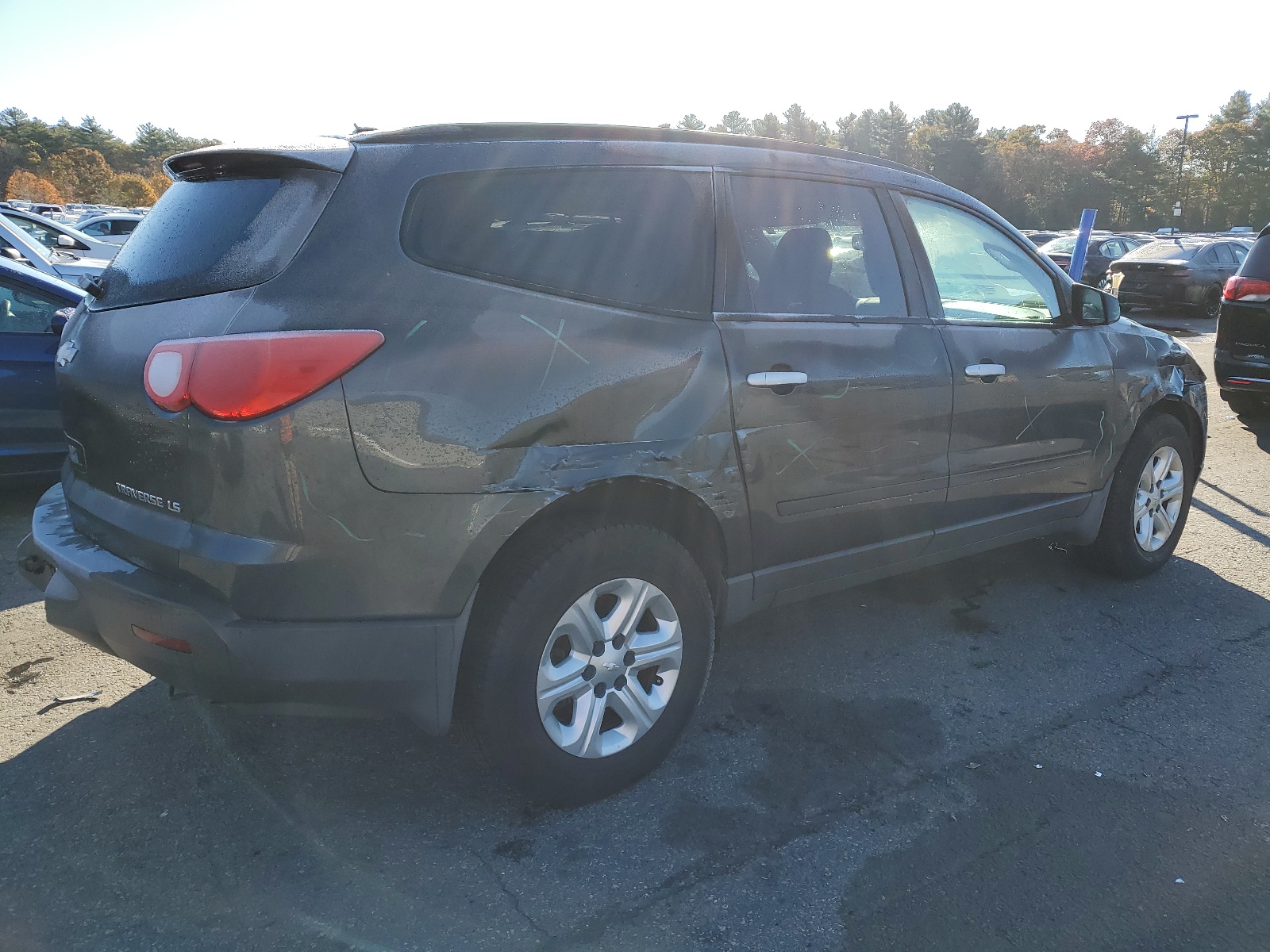 2012 Chevrolet Traverse Ls vin: 1GNKREED3CJ402950