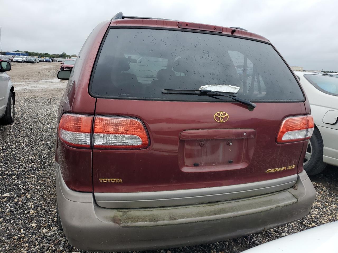 2002 Toyota Sienna Le VIN: 4T3ZF13C02U498751 Lot: 77222343
