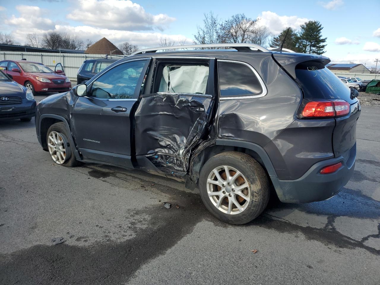 2017 Jeep Cherokee Latitude VIN: 1C4PJLCS8HW596039 Lot: 77567923