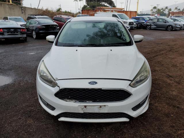 Hatchbacks FORD FOCUS 2016 Biały