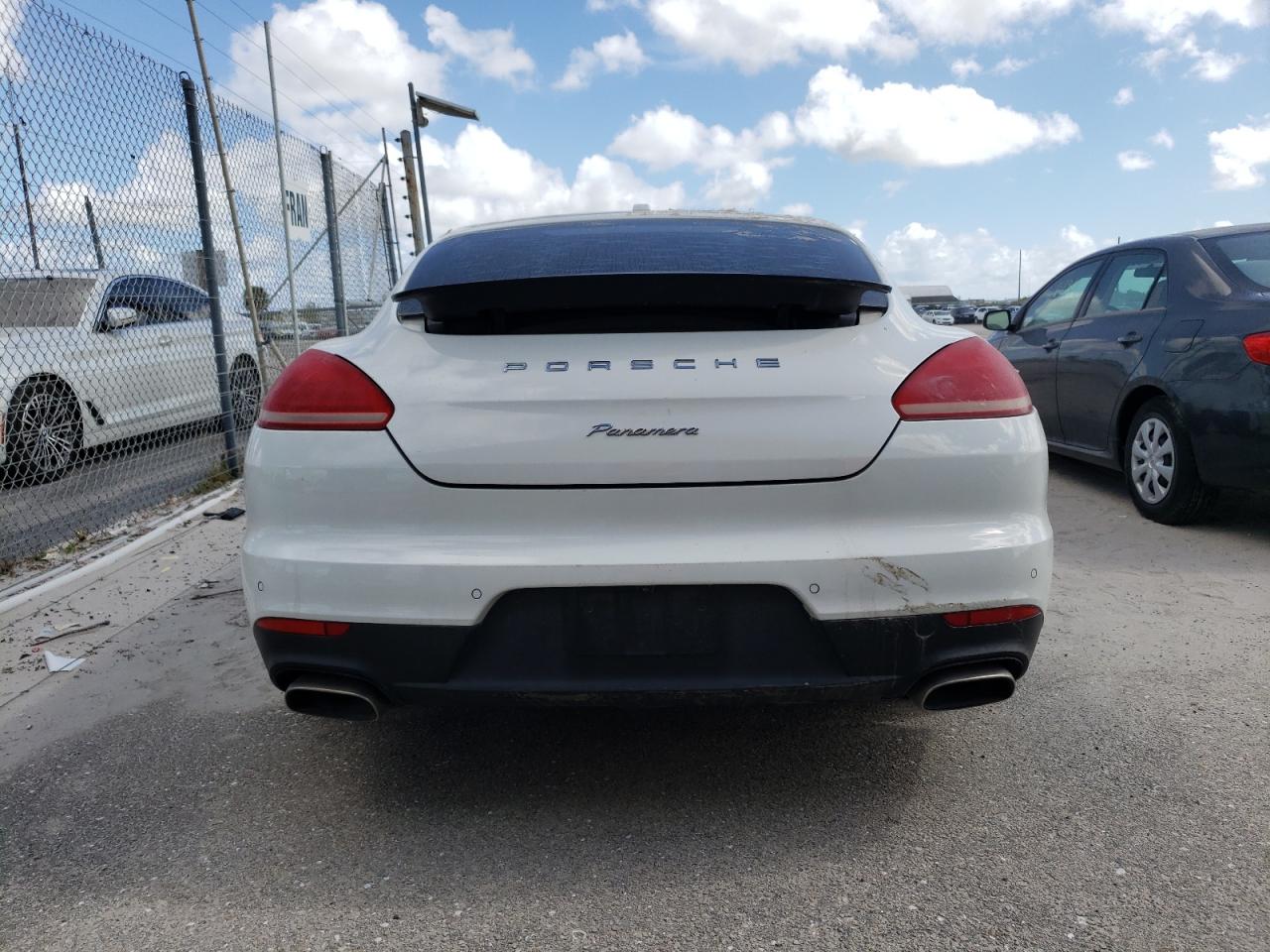 2016 Porsche Panamera - Image 6