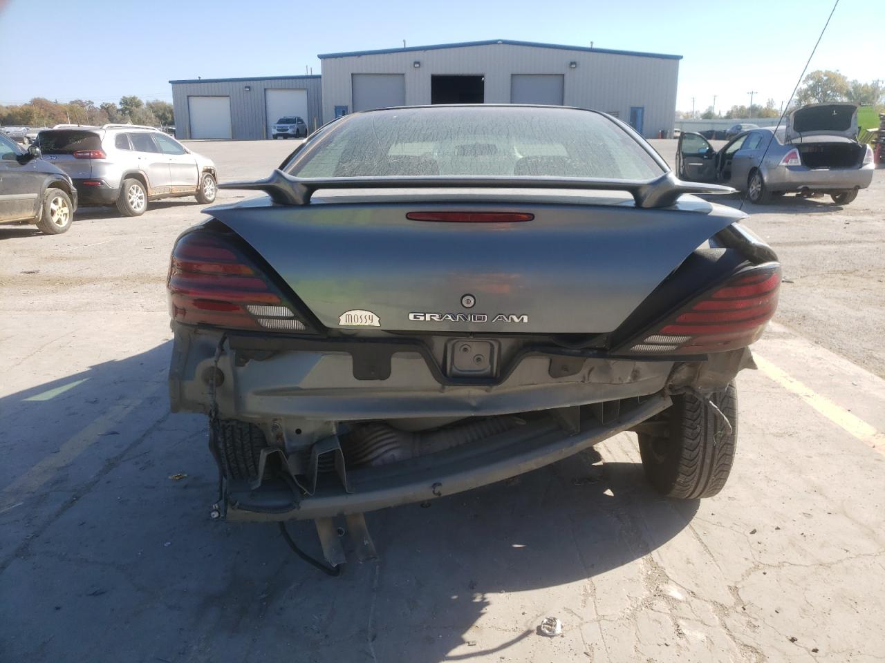 1G2NF52EX4C223679 2004 Pontiac Grand Am Se1