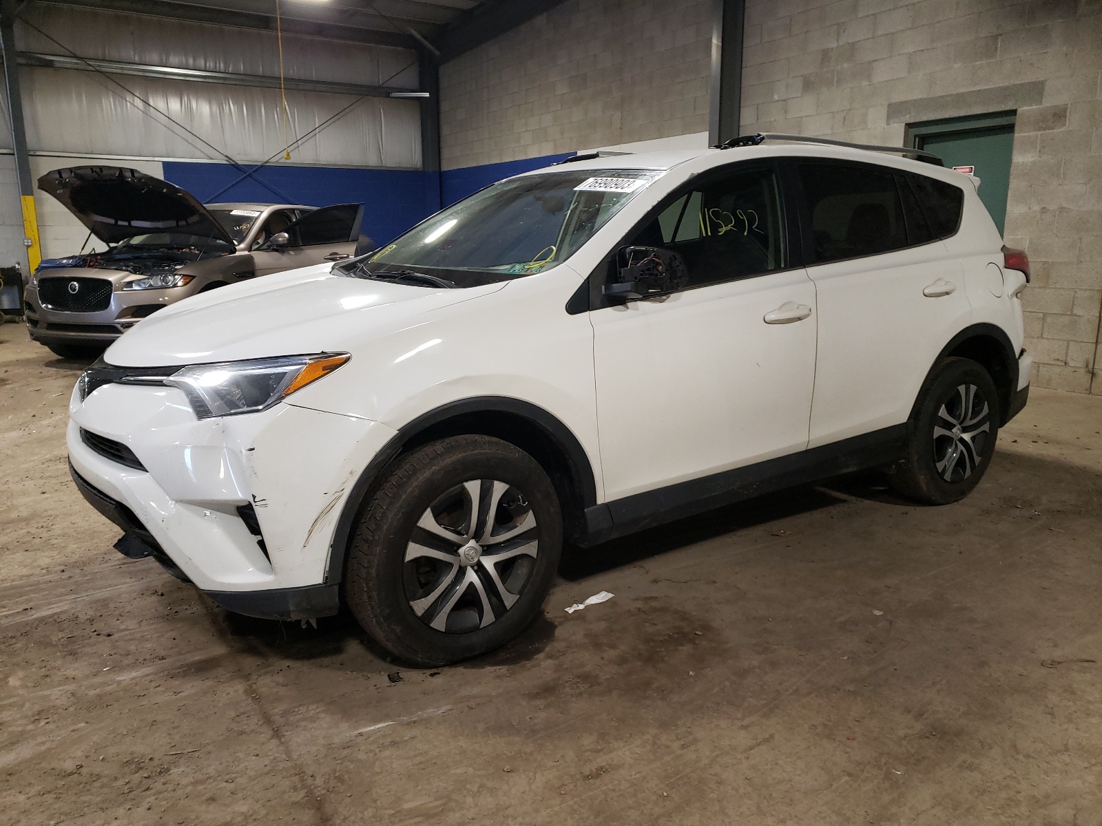 2016 Toyota Rav4 Le vin: JTMBFREV8GD191590