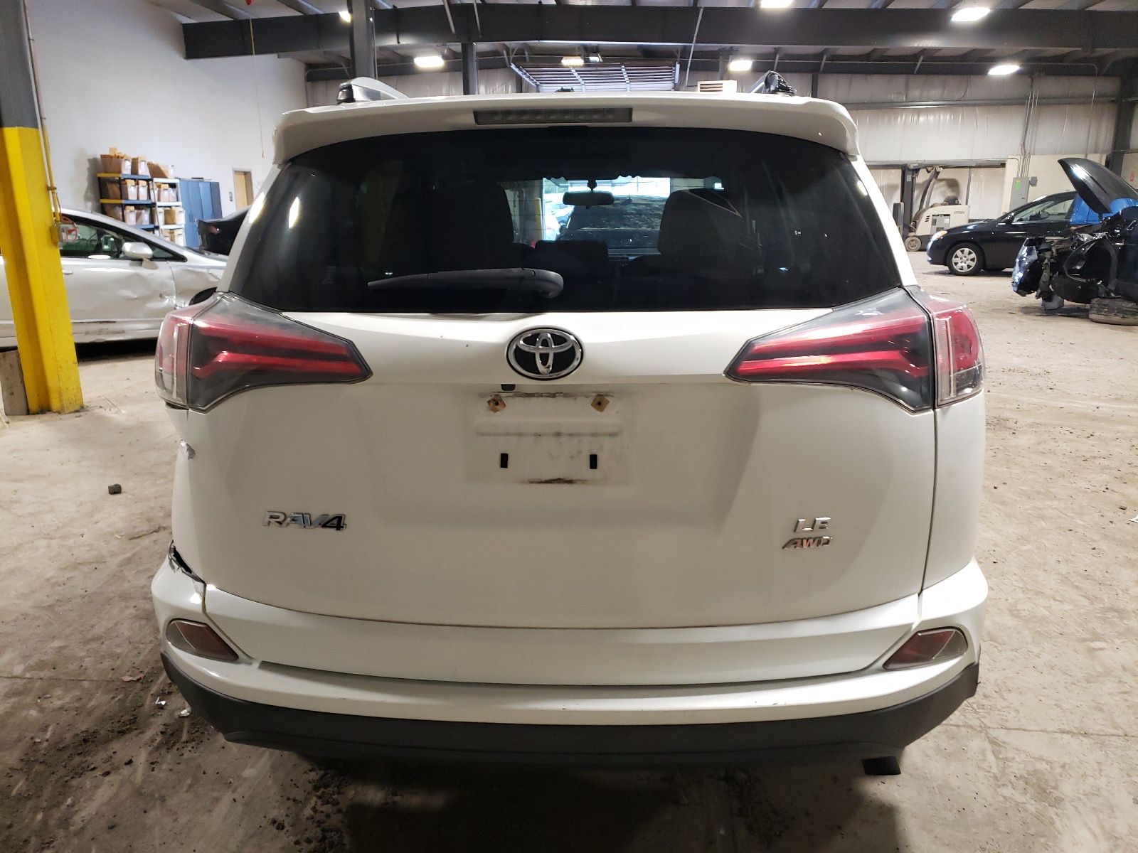 2016 Toyota Rav4 Le vin: JTMBFREV8GD191590