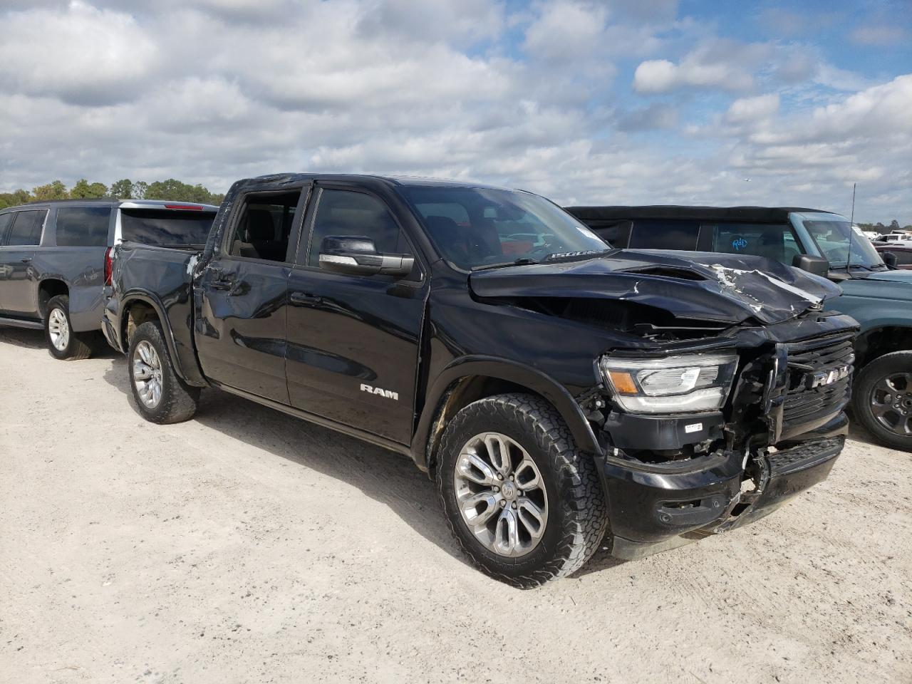 1C6RREJTXKN616952 2019 Ram 1500 Laramie