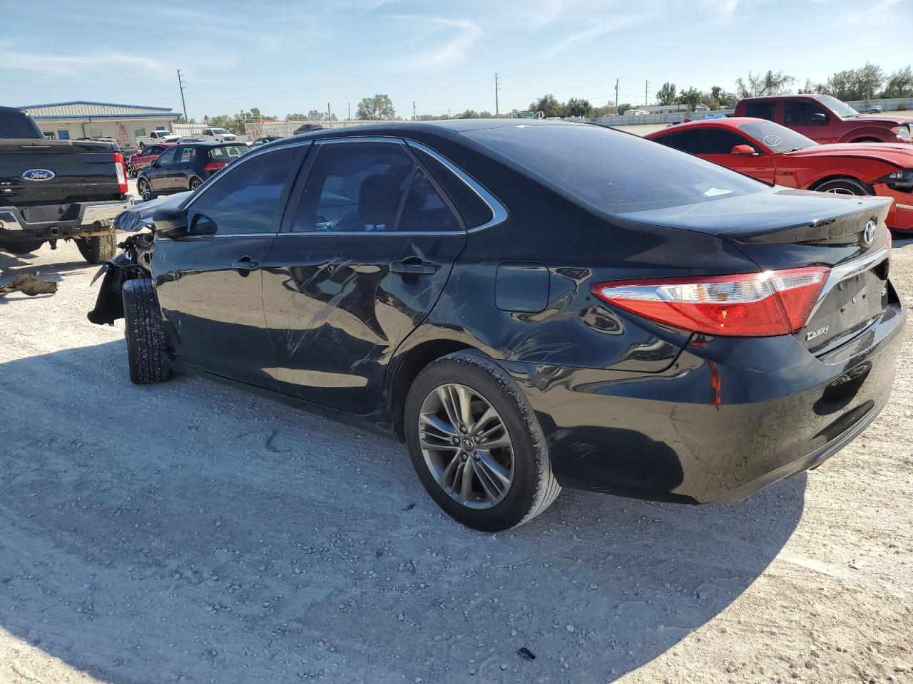 VIN 4T1BF1FK1GU242249 2016 TOYOTA CAMRY no.2