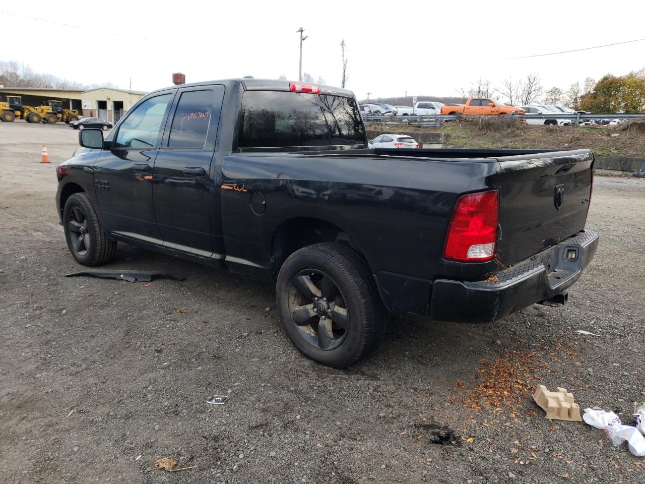 1C6RR7FG2JS285159 2018 Ram 1500 St