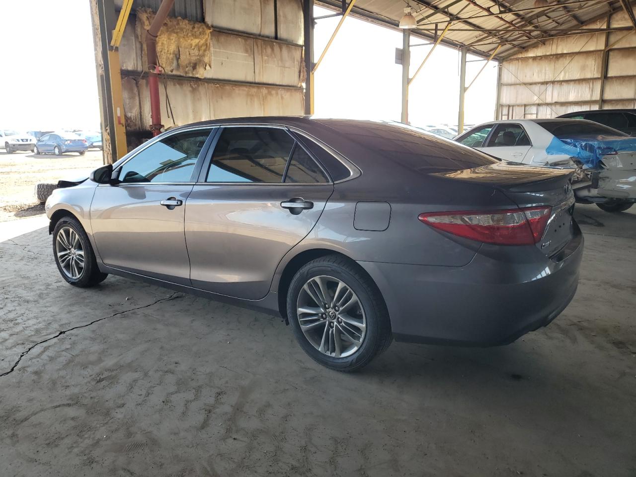 4T1BF1FK2HU676486 2017 TOYOTA CAMRY - Image 2