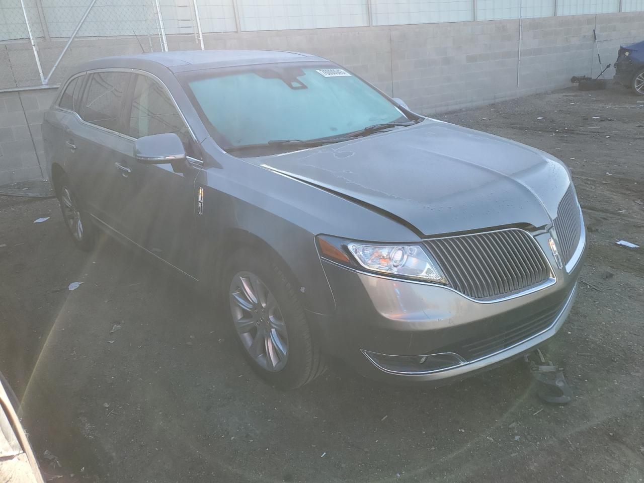 VIN 2LMHJ5AT3GBL02042 2016 LINCOLN MKT no.4