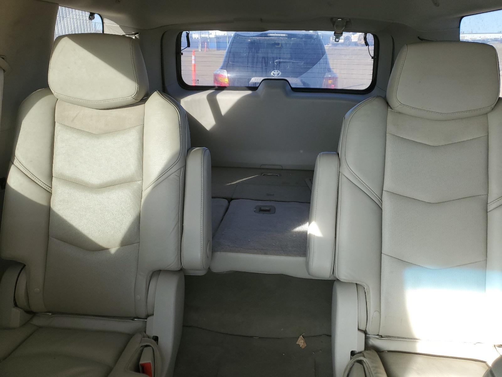 1GYS4BKJ8HR115719 2017 Cadillac Escalade Luxury