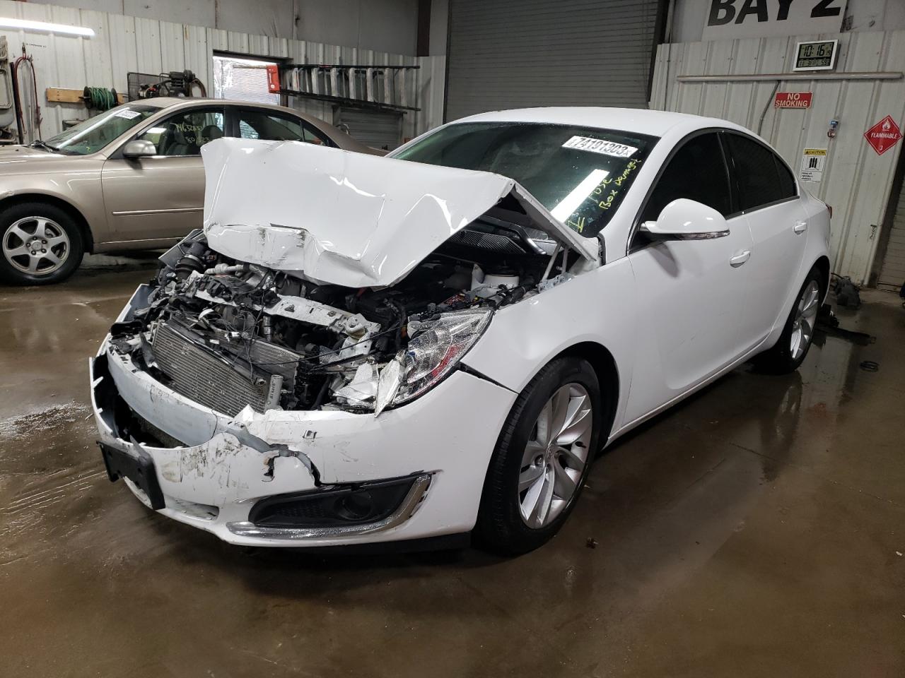 2G4GK5EX3G9202077 2016 Buick Regal