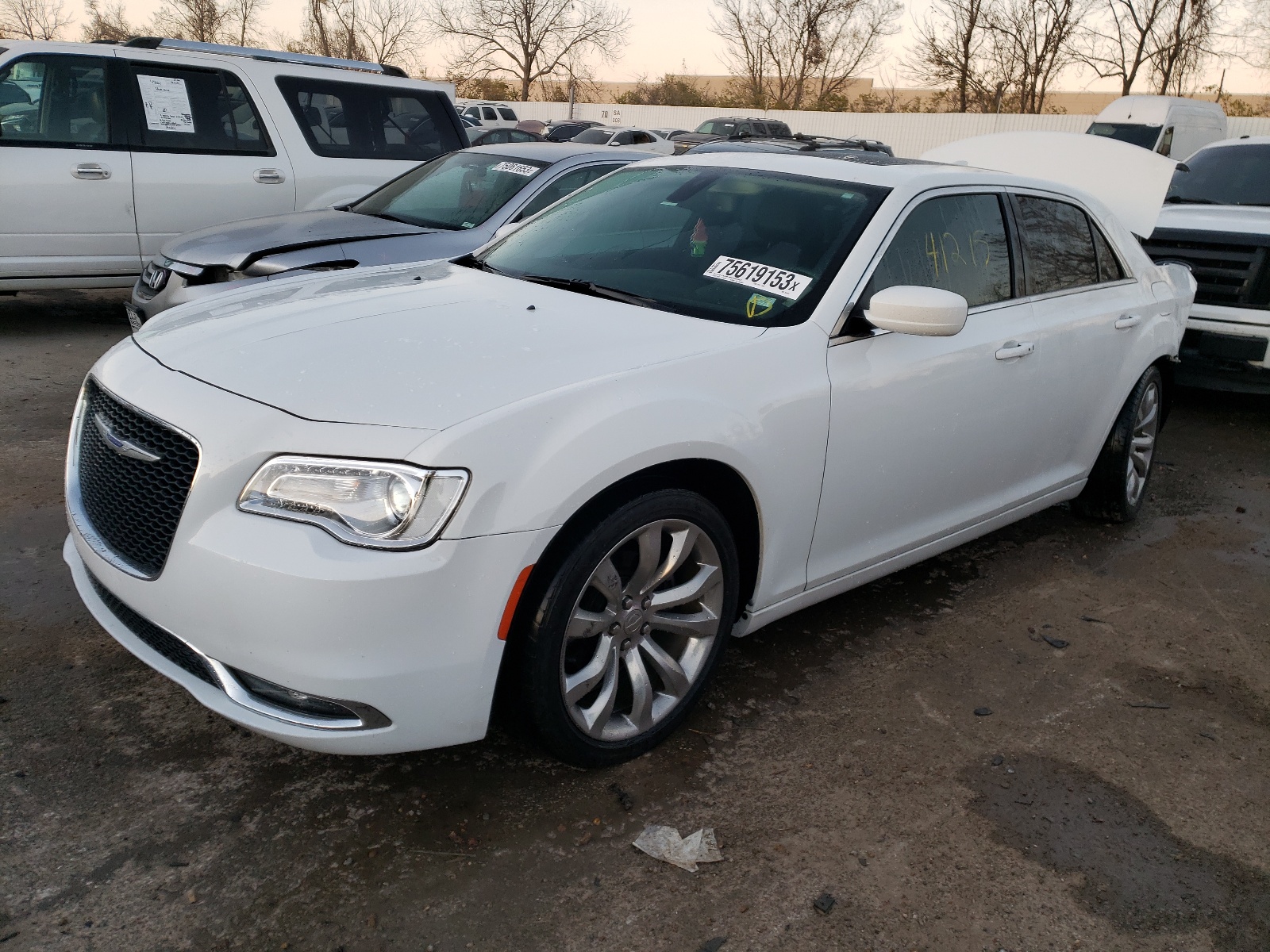 2019 Chrysler 300 Touring vin: 2C3CCAAG8KH676012