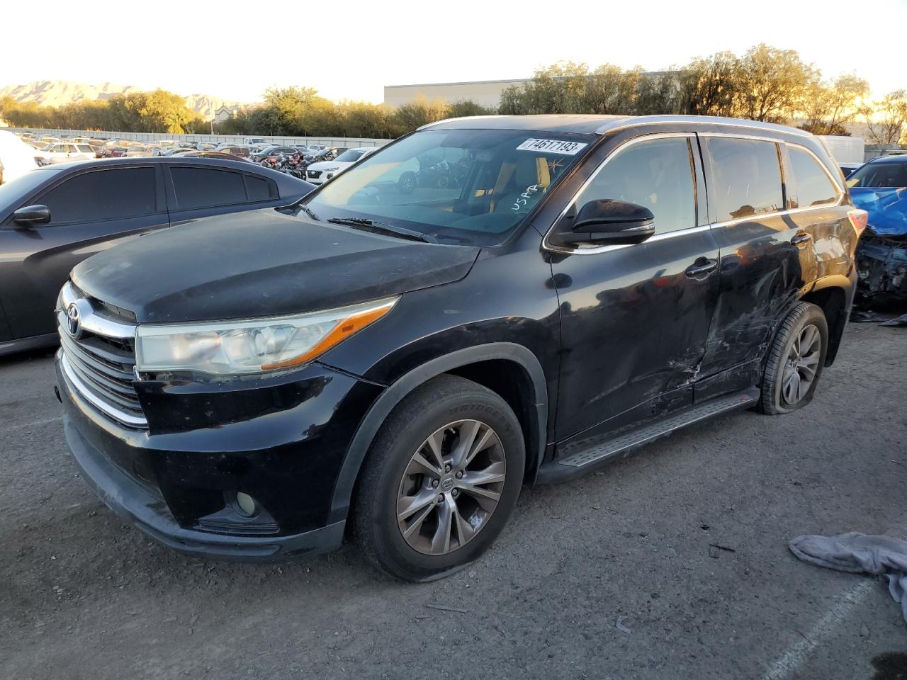 2015 Toyota Highlander - Image 1
