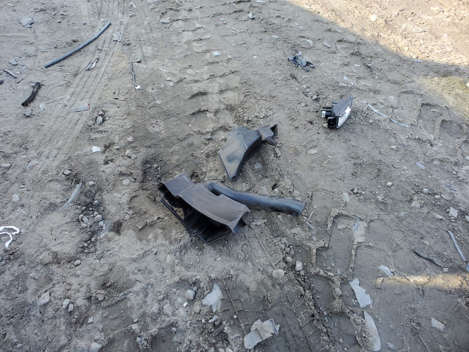 JNRAR05Y1VW016088 1997 Infiniti Qx4