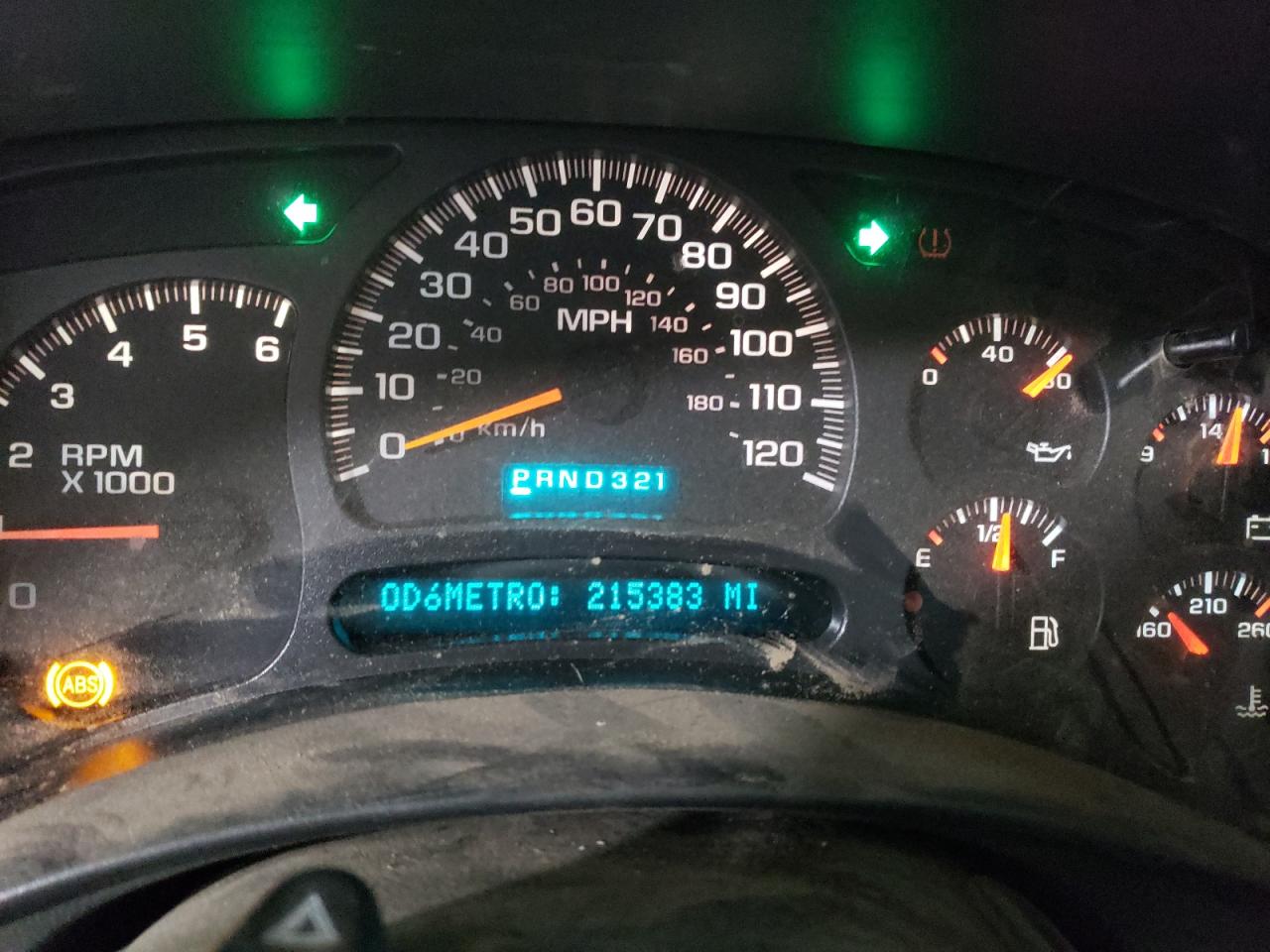 2004 Chevrolet Silverado - Image 9