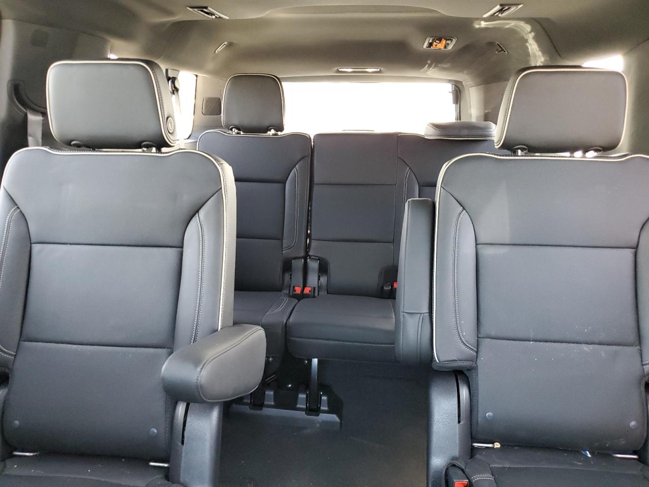 2021 GMC Yukon Xl C1500 Slt VIN: 1GKS1GKD4MR327148 Lot: 71634255