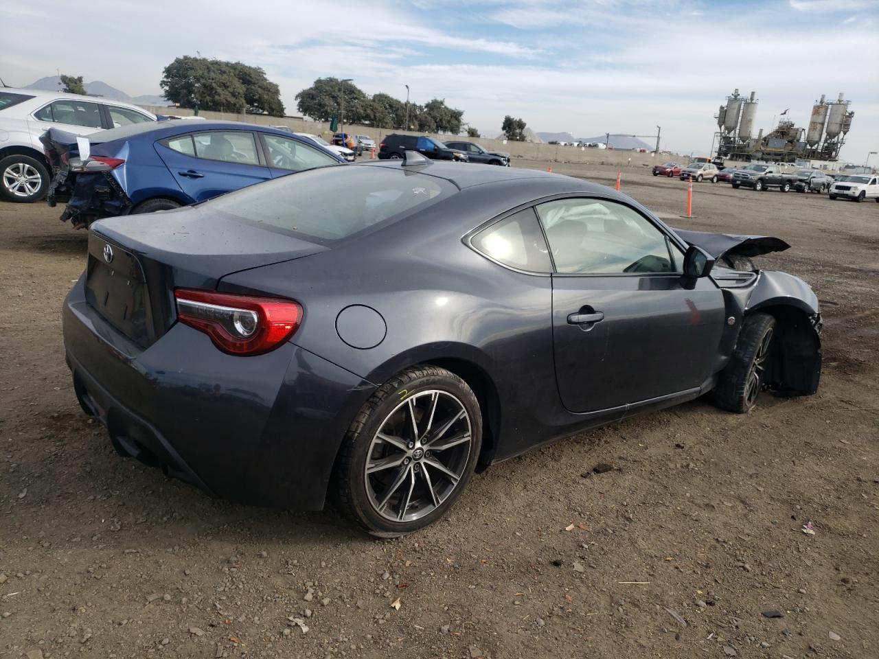 JF1ZNAA1XH8704375 2017 Toyota 86 Base