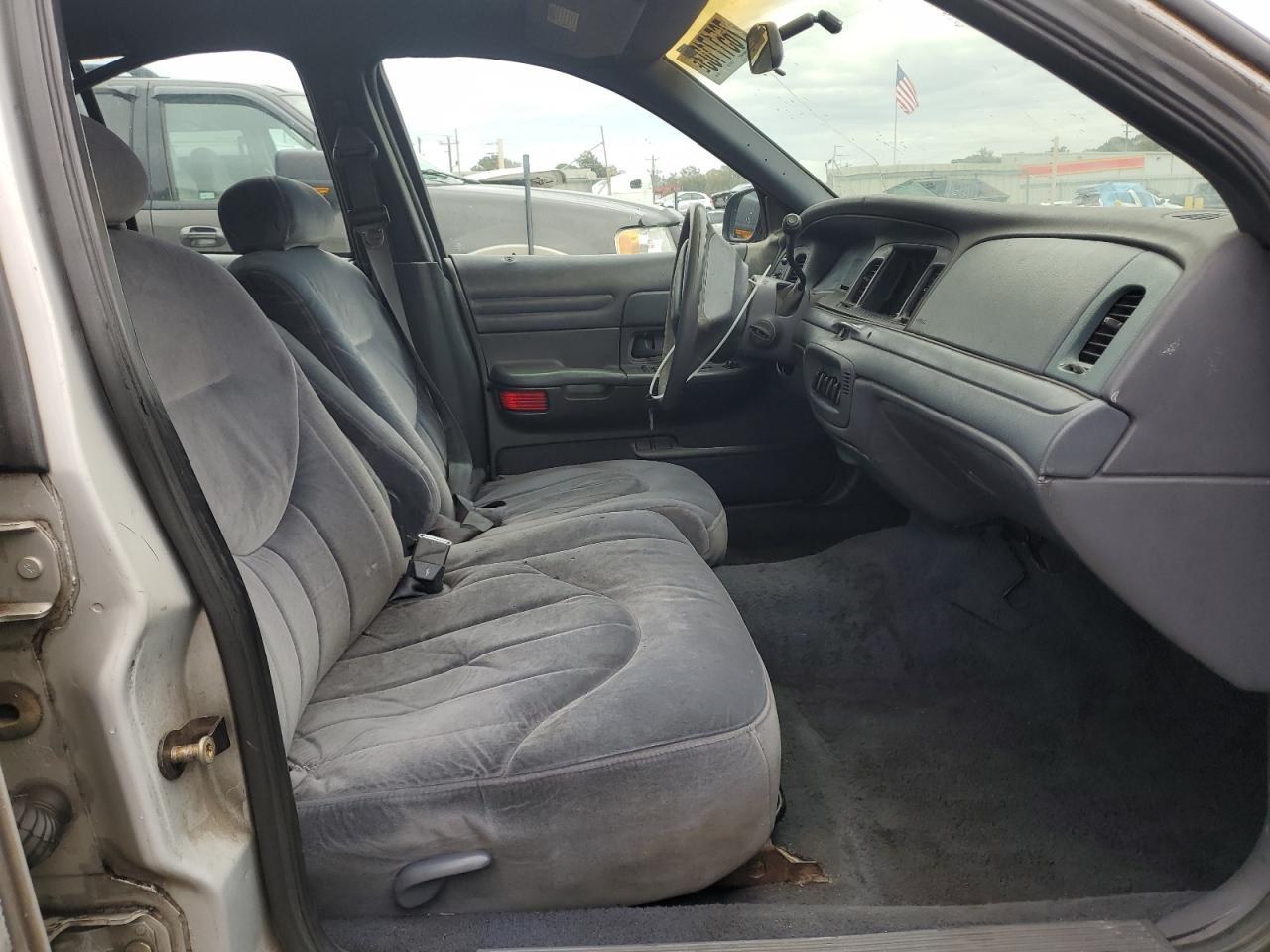 2000 Ford Crown Victoria Police Interceptor VIN: 2FAFP71W5YX118937 Lot: 72220984