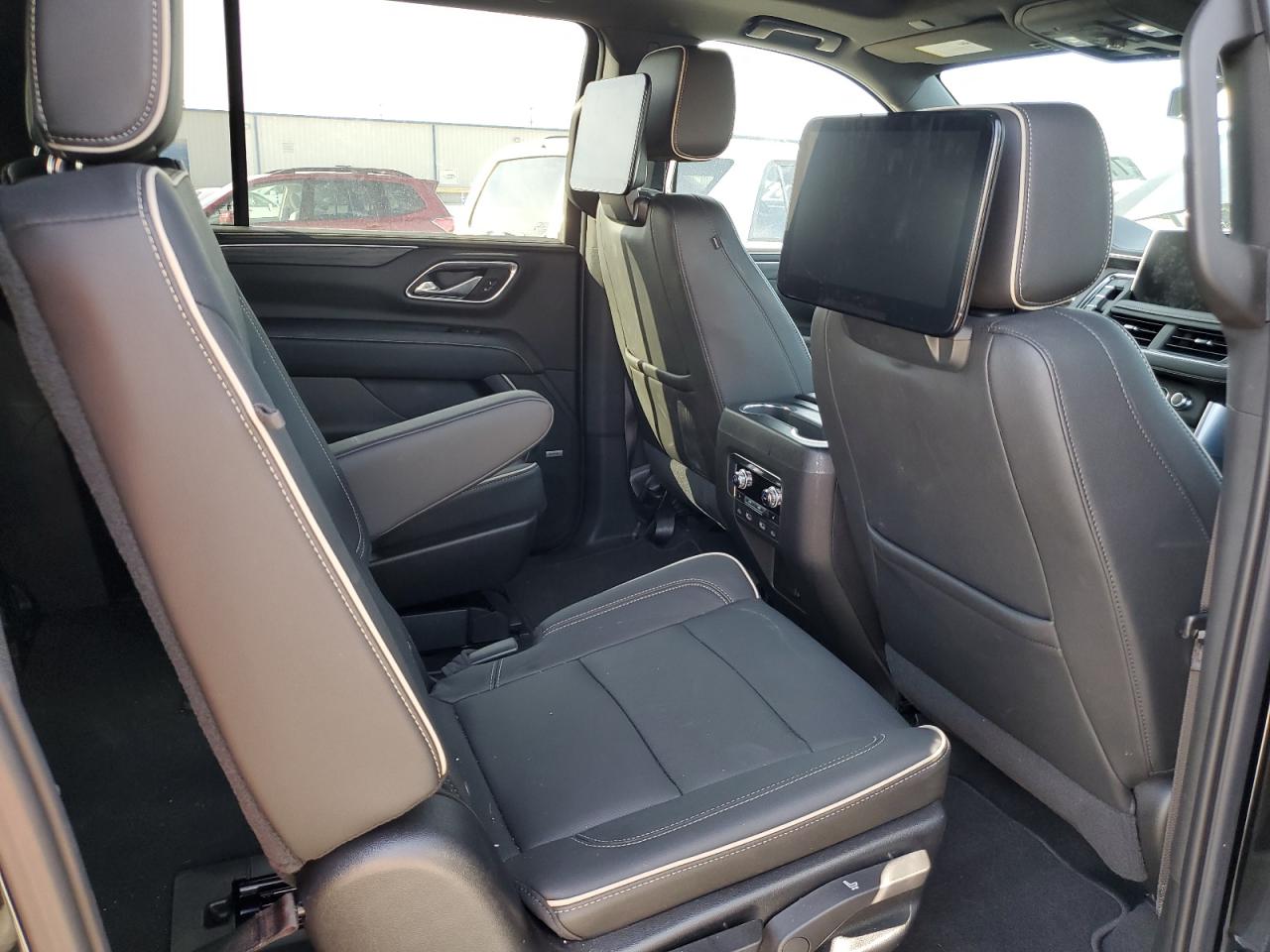 2021 GMC Yukon Xl C1500 Slt VIN: 1GKS1GKD4MR327148 Lot: 71634255