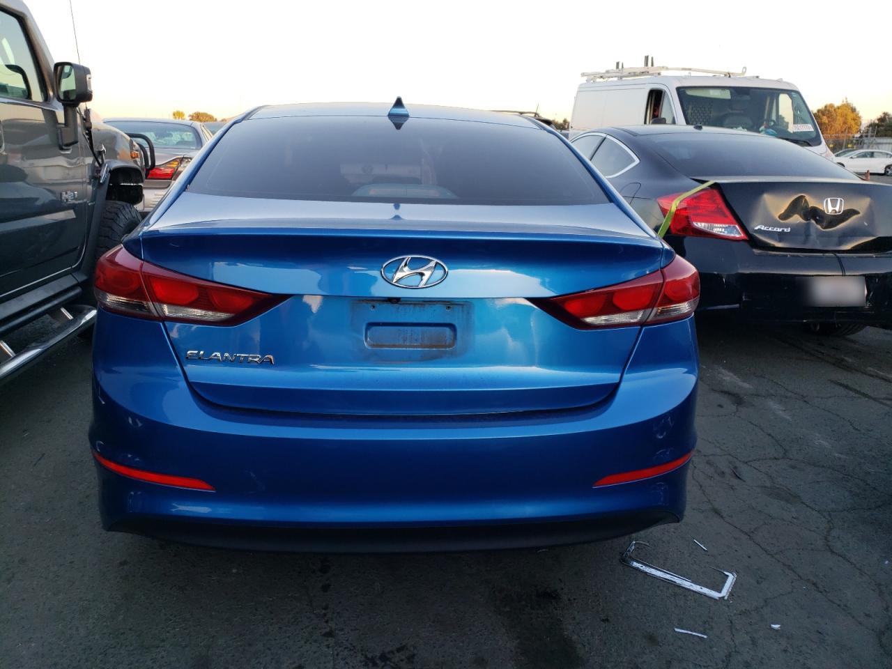 5NPD84LF7JH216420 2018 Hyundai Elantra Sel