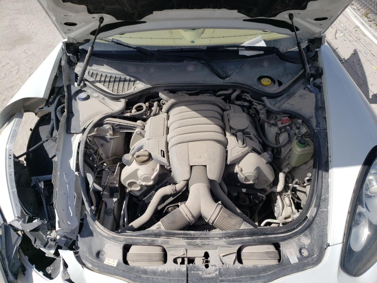 2016 Porsche Panamera - Image 11