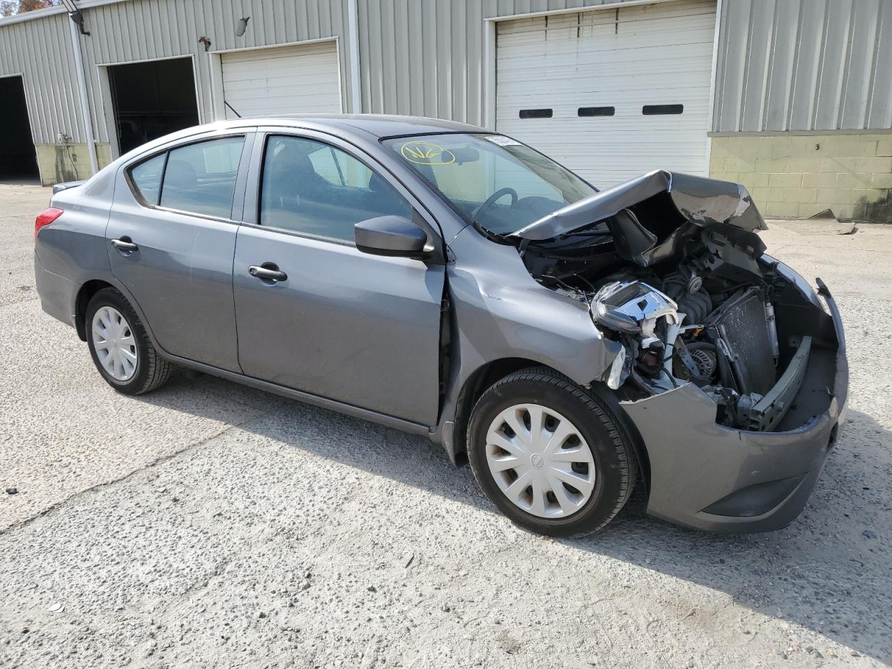 3N1CN7AP7JL862173 2018 Nissan Versa S