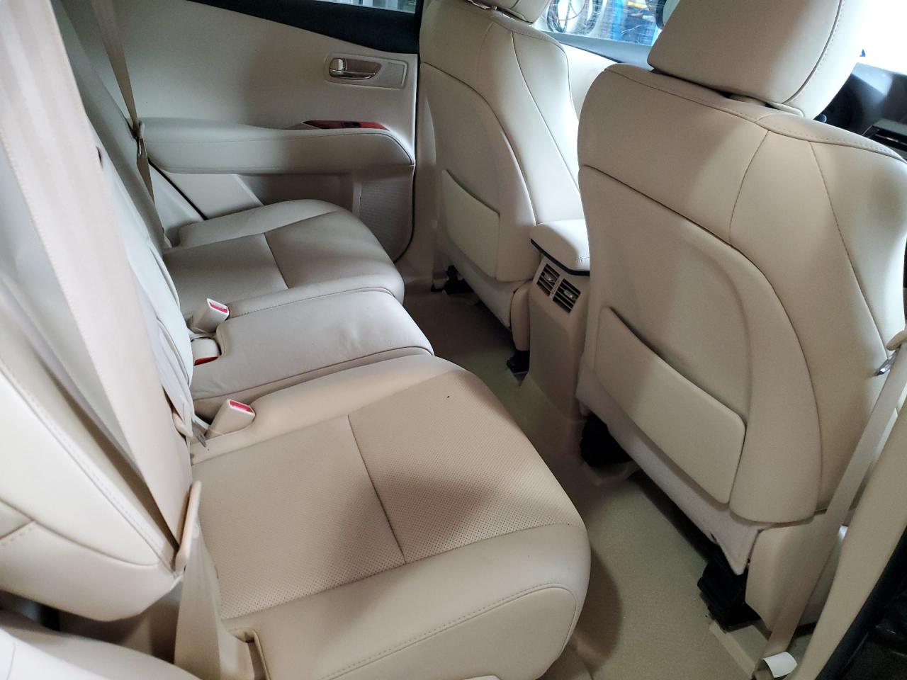 2011 Lexus RX - Image 10