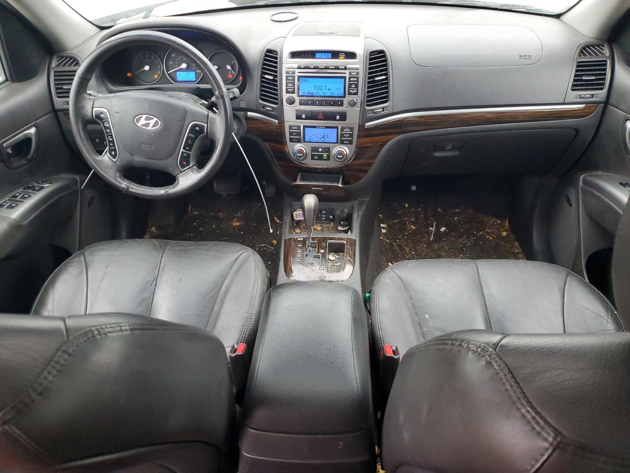 2011 Hyundai Santa Fe - Image 8