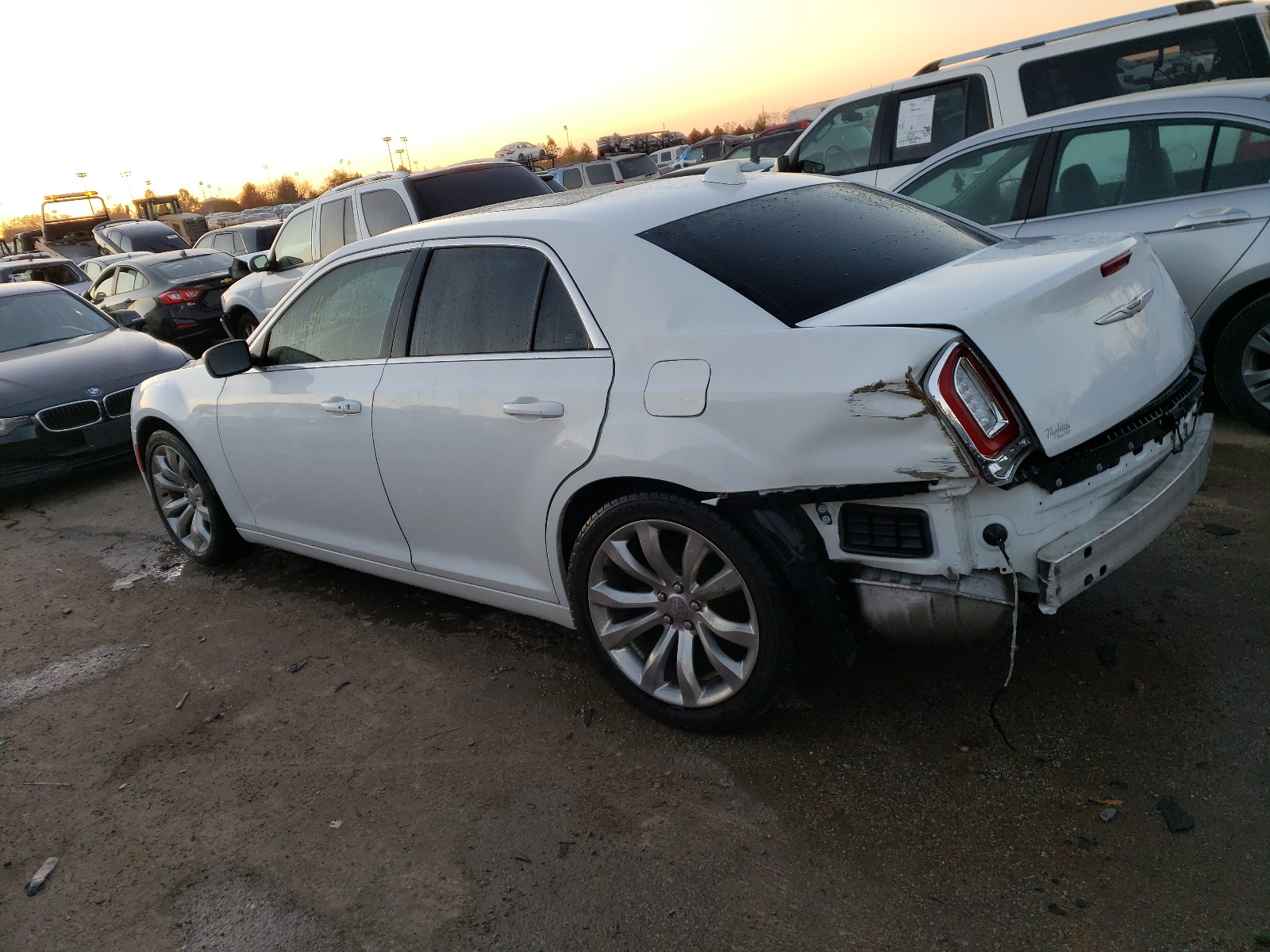 2019 Chrysler 300 Touring vin: 2C3CCAAG8KH676012