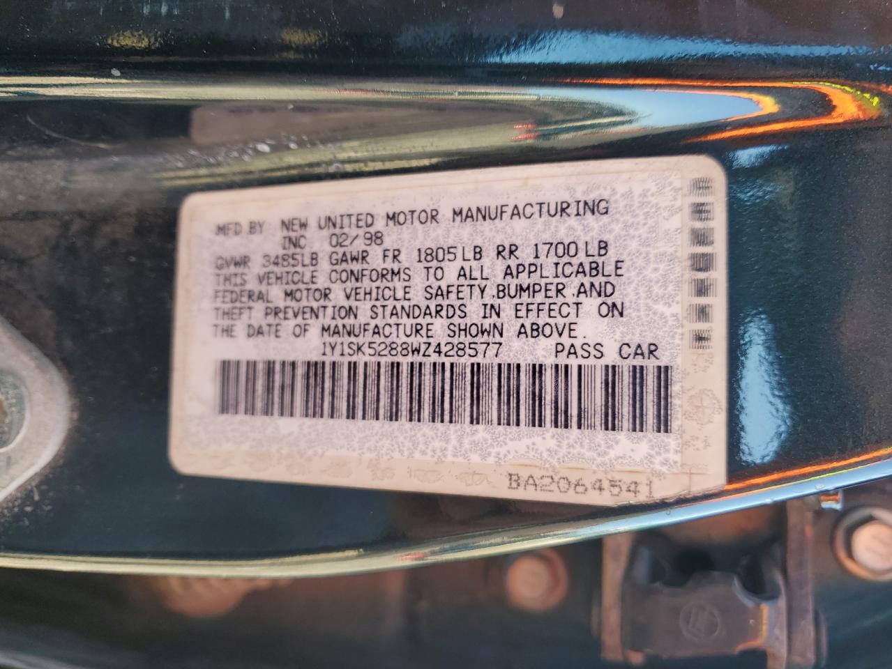 1998 Chevrolet Geo Prizm Base VIN: 1Y1SK5288WZ428577 Lot: 57249134