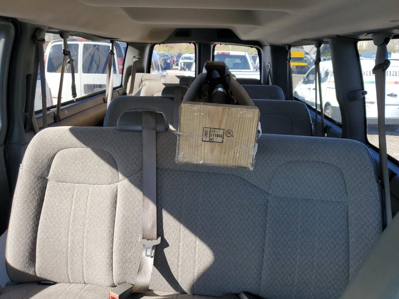 2018 Chevrolet Express - Image 10