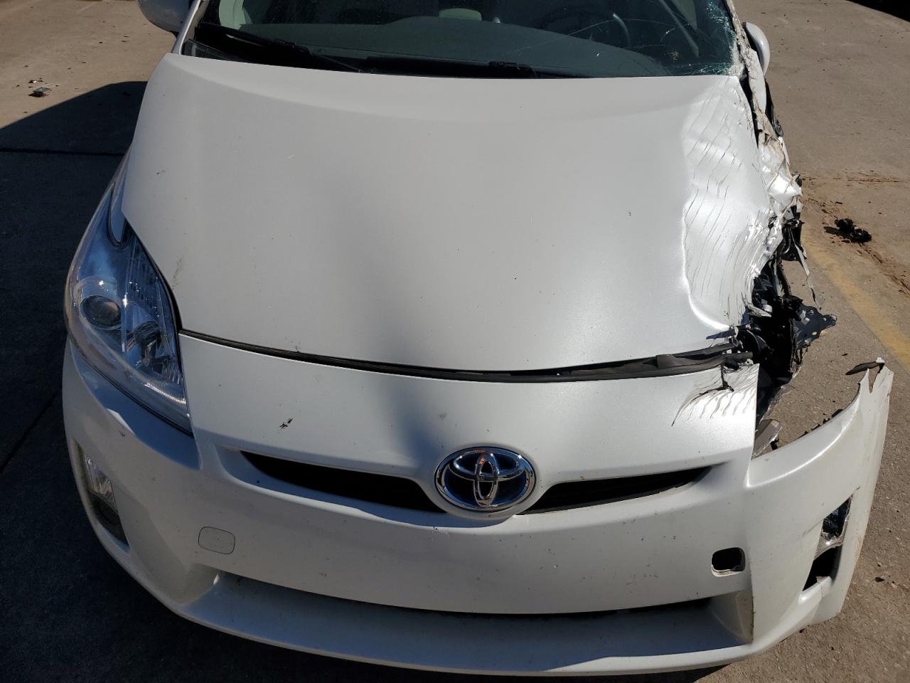 2010 Toyota Prius - Image 12