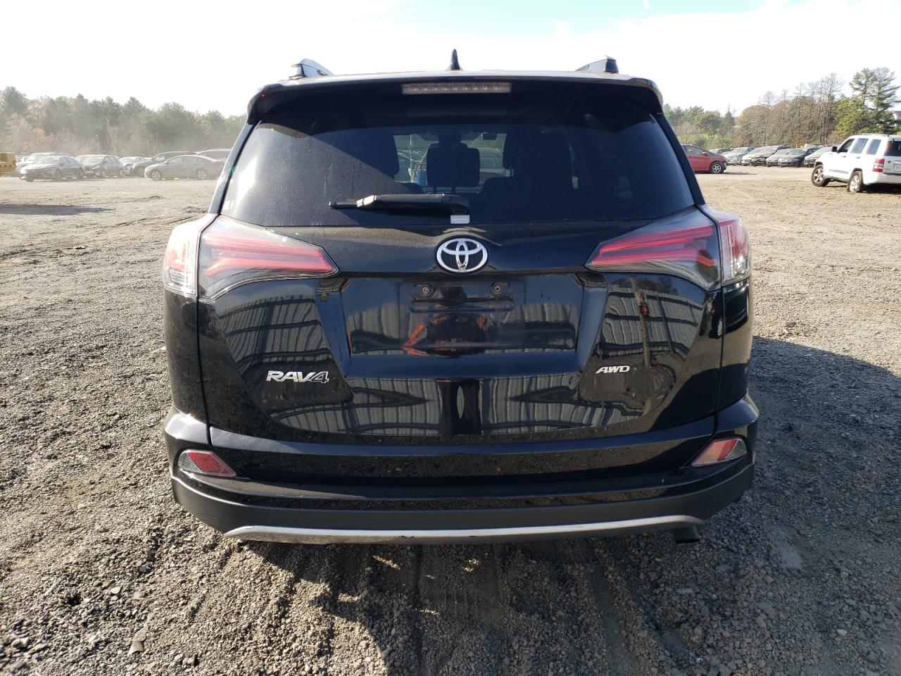 2018 Toyota RAV 4 - Image 6