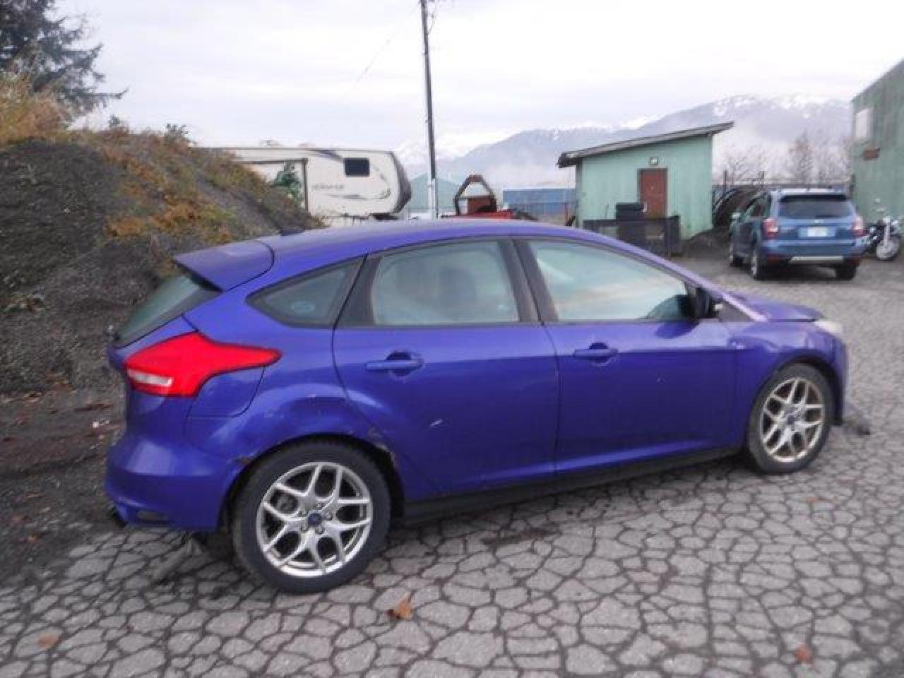 VIN 1FADP3K24FL306936 2015 FORD FOCUS no.3