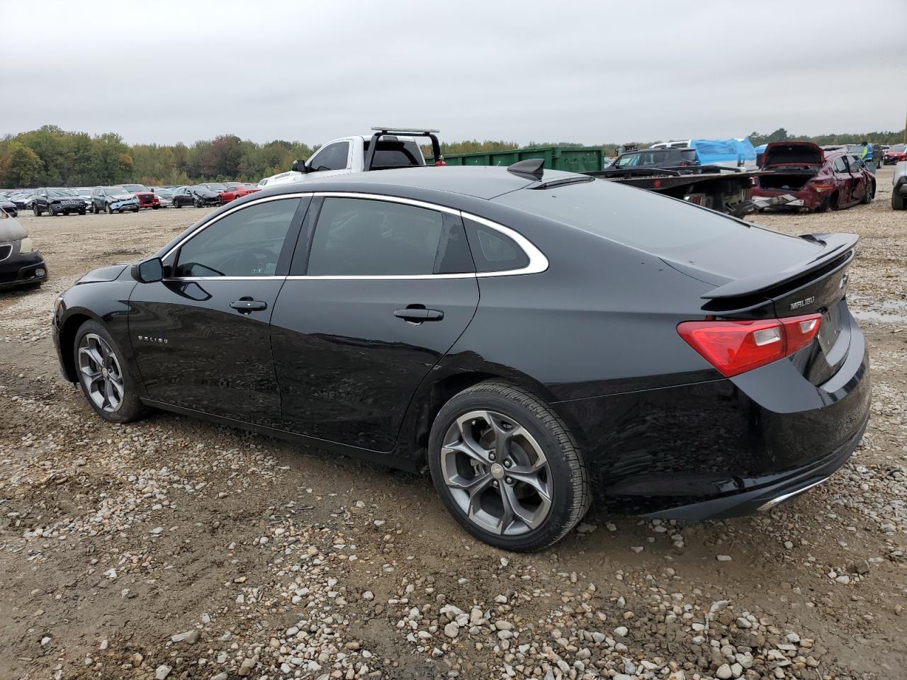 2019 Chevrolet Malibu - Image 2