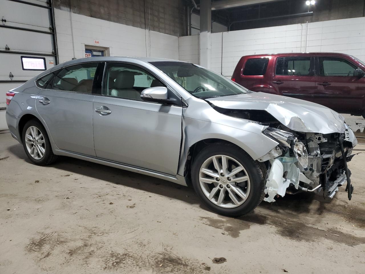 2015 Toyota Avalon - Image 4