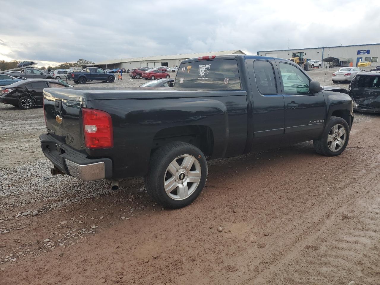 2007 Chevrolet Silverado - Image 3