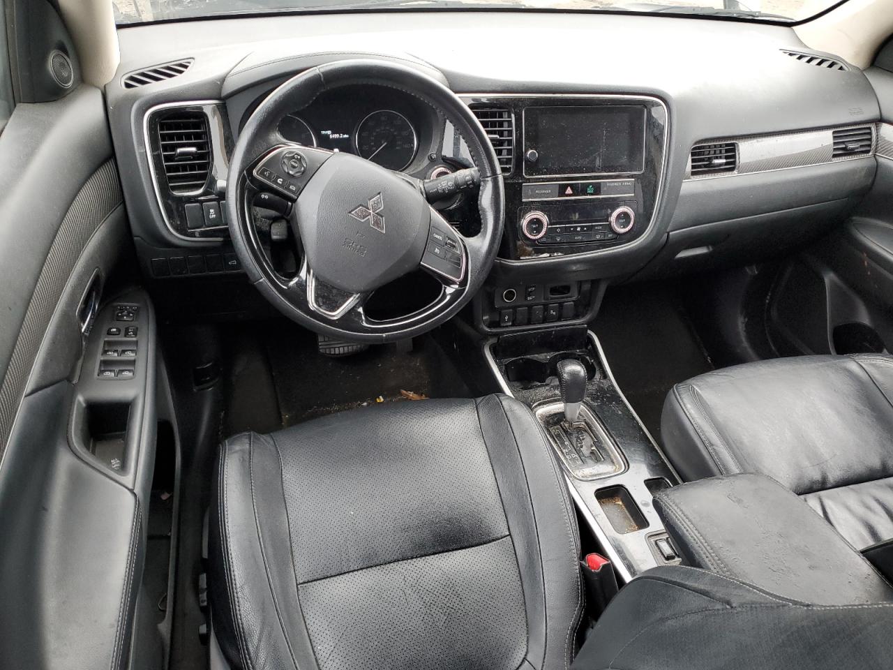 2019 Mitsubishi Outlander - Image 8