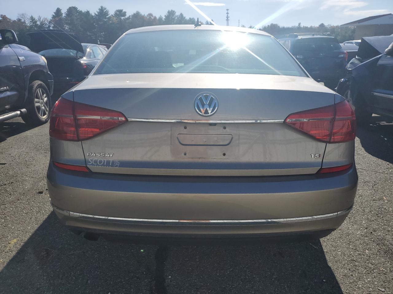 VIN 1VWAT7A3XGC025698 2016 VOLKSWAGEN PASSAT no.6